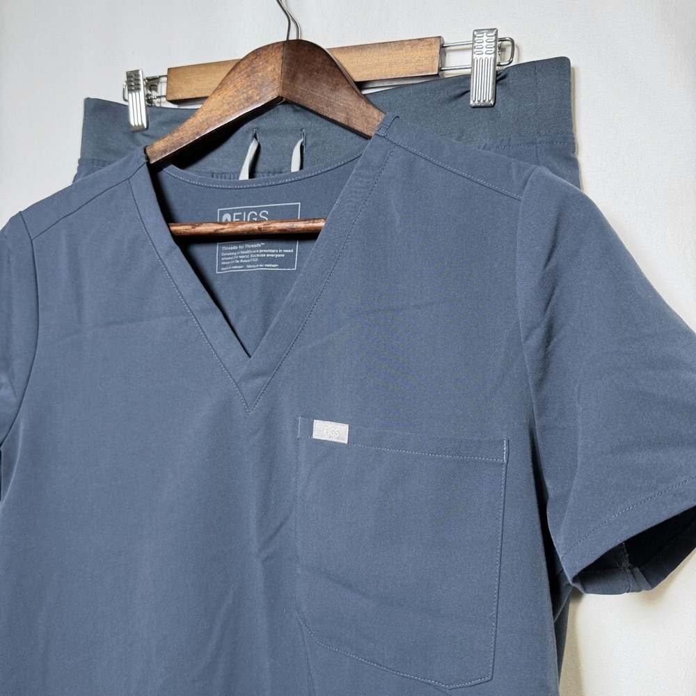 FIGS Technical Collection Scrub Set M Casala Top Zamora Jogger Pants Blue Grey